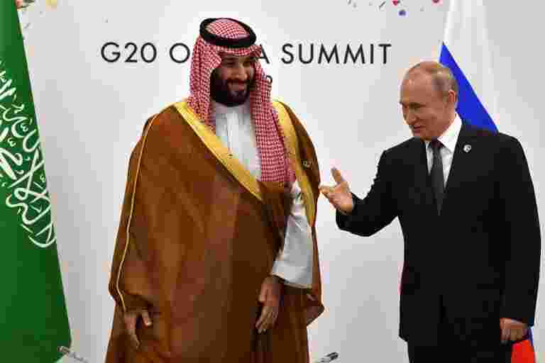 俄罗斯同意沙特阿拉伯延长遏制石油产量
