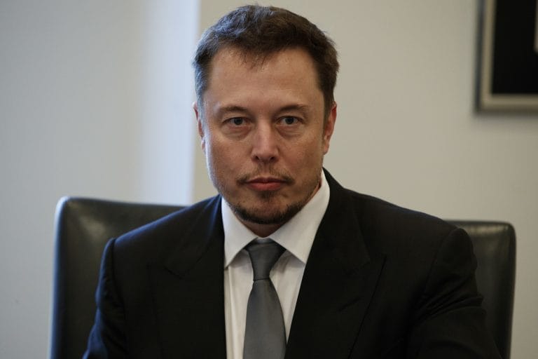 Elon Musk可能是2025年世界上第一个TrillionAishe，预测资产管理公司