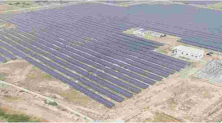 绿色能量推动：Airtel委员会俘虏太阳能发电厂的数据中心