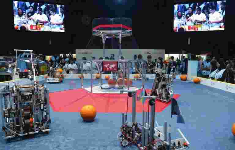 迪拜用全球机器人竞赛展示科技声誉