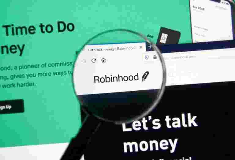 即使作为IPO的公司档案，Robinhood ios App Store排名在100以下1以下