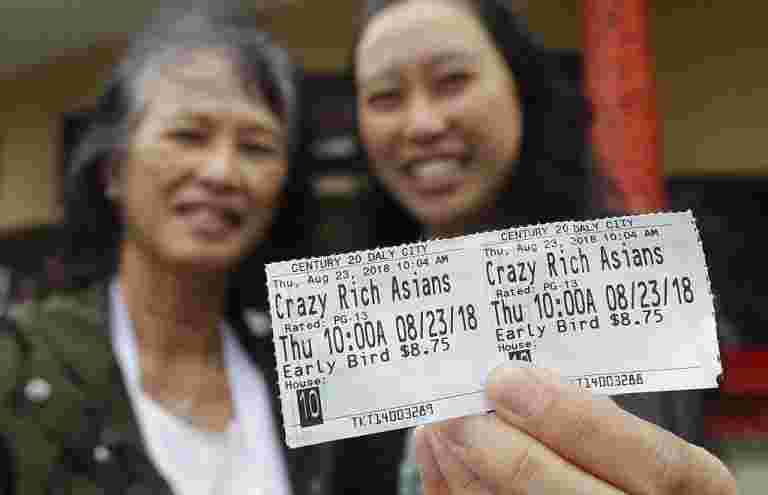 “疯狂的亚洲人”将移民父母吸引到电影中