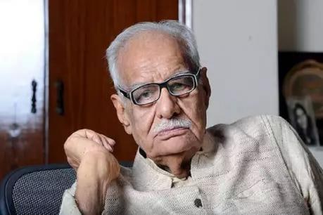 Kuldip Nayar  - 战斗机反对紧急紧急的人跟随他的良心