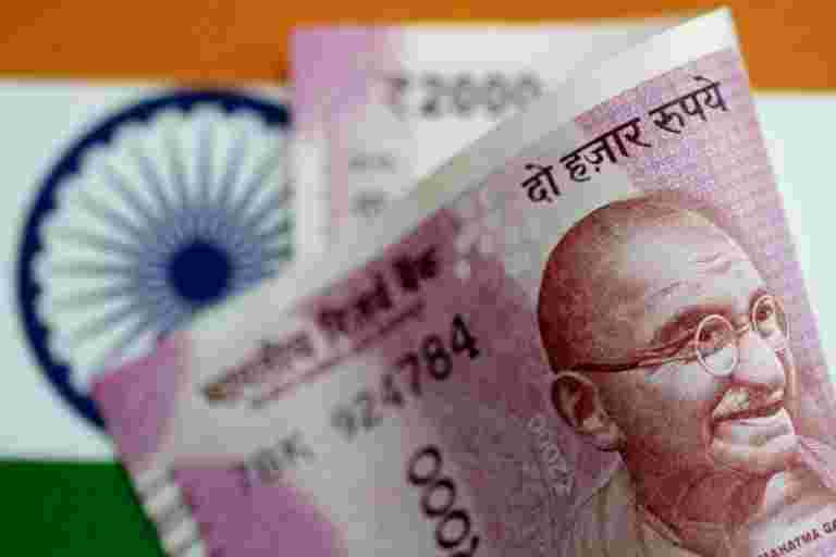 印度在72-73中看到卢比，以美元为“公允价值”