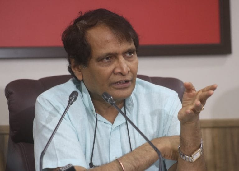 货物和服务出口到这一财政年度交叉5000亿美元：Suresh Prabhu.