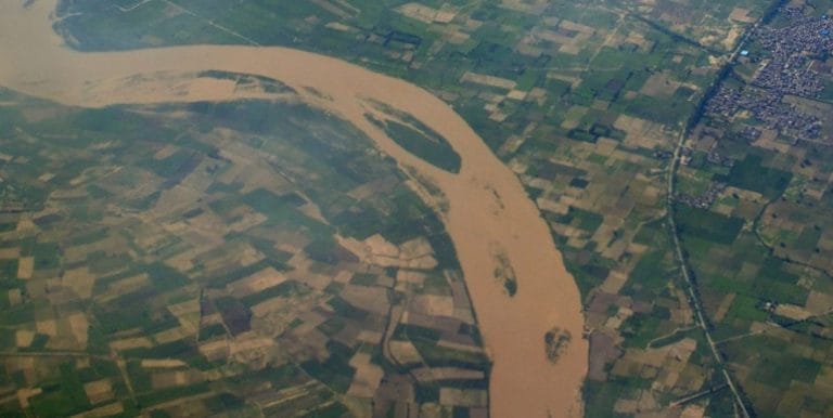 从德里到德里，污染的汉登河正在影响许多人的健康