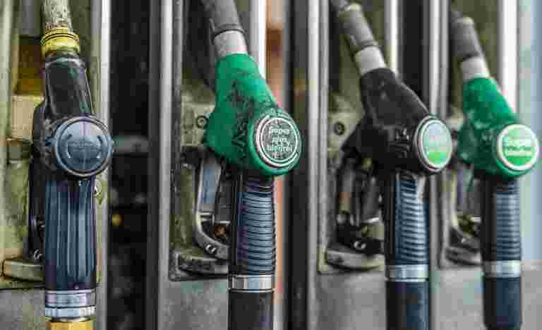 Govt仔细考虑汽油溢价，柴油价格对BS-VI切换