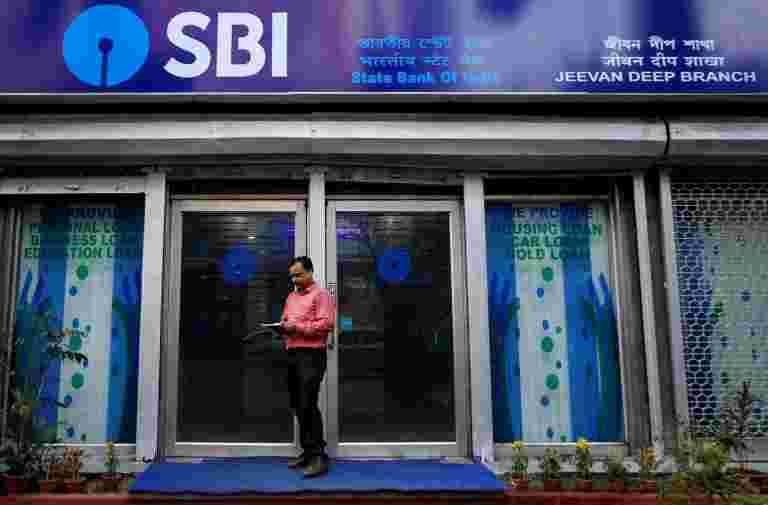 州印度银行报告令人惊讶的第一季度亏损作为潮流