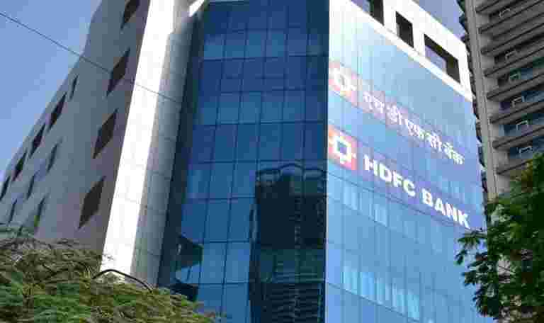 RBI在HDFC银行上强调了1亿卢比，以违反KYC规范